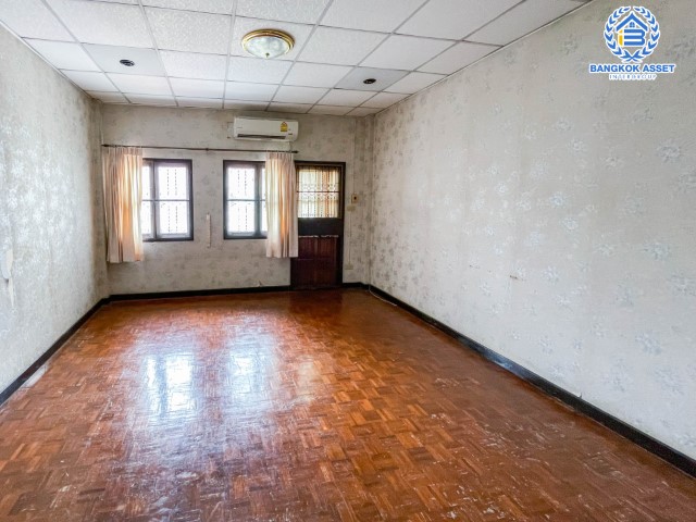 *****ทาวน์เฮ้าส์มือสอง นนทบุรี ม.นันทนาการ์เด้นท์1 ราชพฤกษ์  เนื้อที่กว้างถึง 19 ตร.ว. ฟังก์ชัน 2 ห้องนอน 2 ห้องน้ำ 1 ที่จอดรถ บ้านสวย สภาพภายในพร้อมเข้าอยู่ได้เลย โครงการตั้งบนทำเลดี เชื่อมต่อถนนราชพฤกษ์, ถนนรัตนาธิเบศร์ ใกล้รถไฟฟ้าสายสีม่วง "สถานีบางรักน้อยท่าอิฐ" และทางด่วน "งามวงศ์วาน"